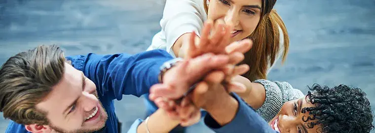 box-hands-together.webp