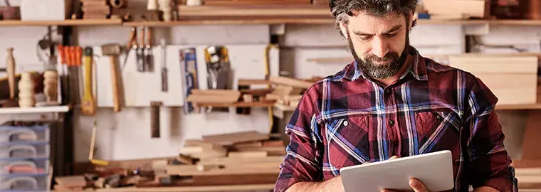 box-man-carpenter.webp