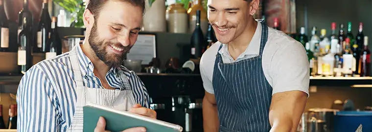 box-proud-two-men-restaurant.webp